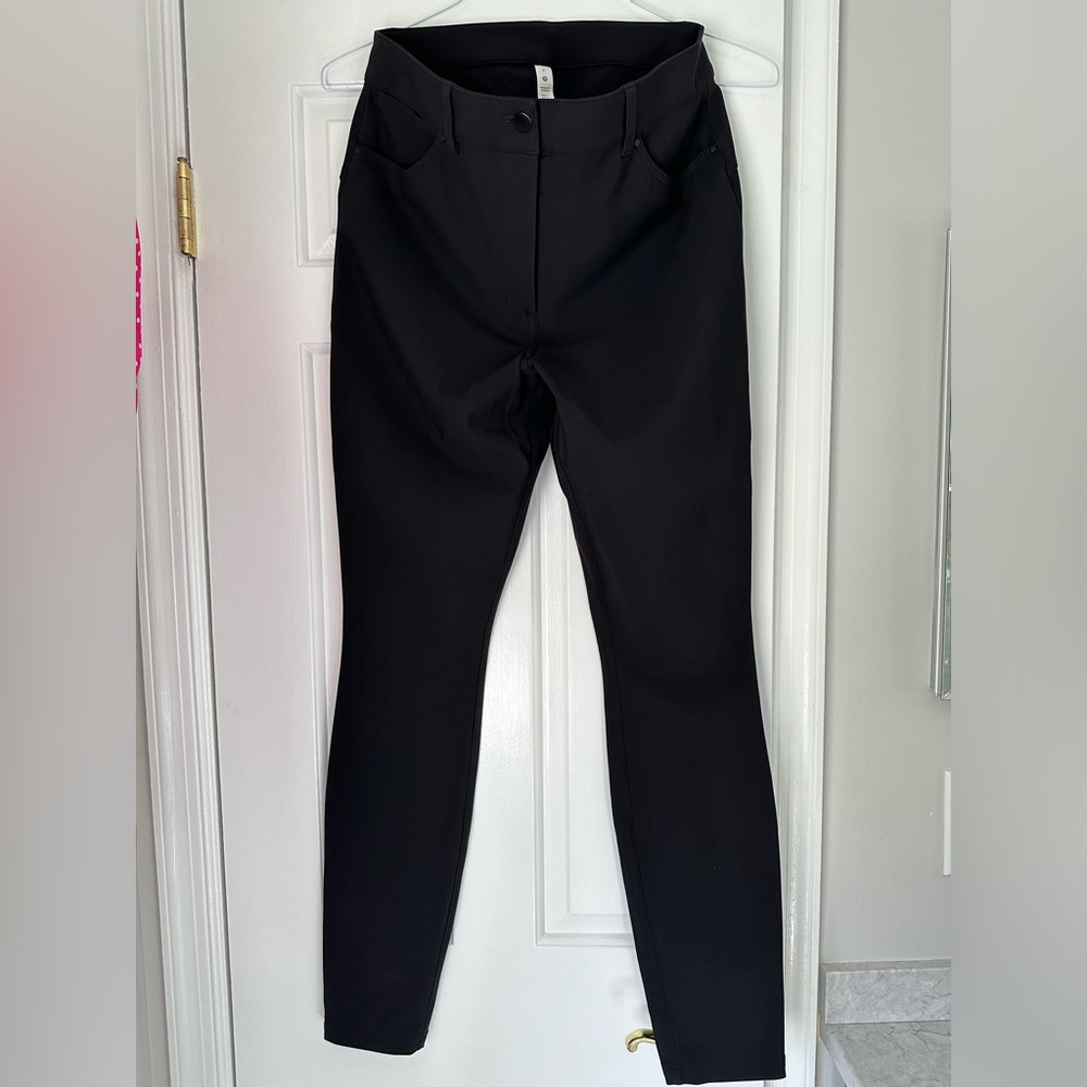 City Sleek Slim-Fit 5 Pocket High-Rise Pant Size 31. Never been worn!